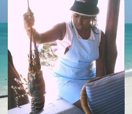 A la découverte du Sud de Madagascar, une énorme LANGOUSTE - Photo Ravo 2005 ©
